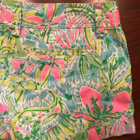 Lilly Pulitzer, "The Walsh Short" (Size 0) - Picture 4 of 7